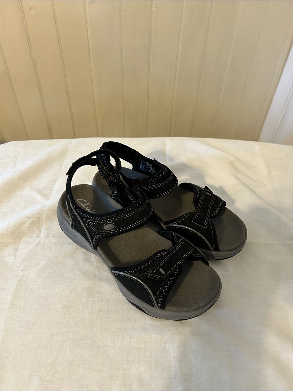 NWT Clarks WaveWalk Black Walking Sandals/Size 6